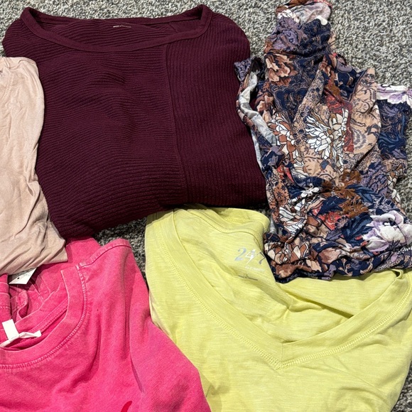 Maurices / Halogen/ Notstions Women's Tops Assorted colors  lot of 6- size large - Picture 3 of 16